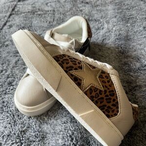 Kids' Kaitlyn Court Sneakers - art class™
 Star